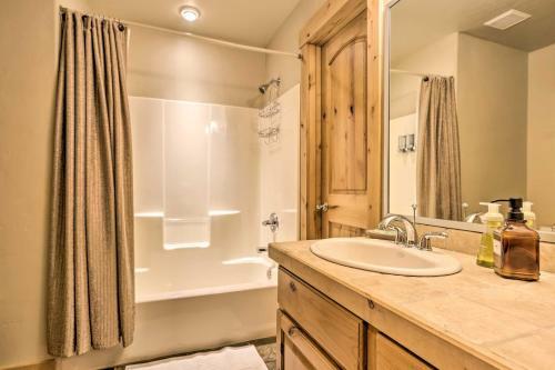 Winter Park Gem With Hot Tub And Mountain Views!