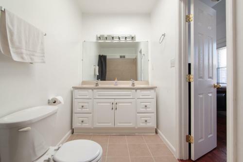 Apartamento Spacious, Relaxing, 4 Bd 3.5 Ba Home In Petworth!