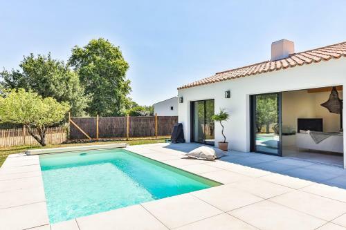 Tr�s Jolie Maison Familiale Avec Piscine