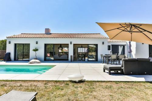 Tr�s Jolie Maison Familiale Avec Piscine