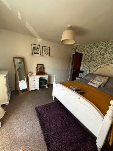 Quaint 2 Bedroom Cottage In Beautiful Village