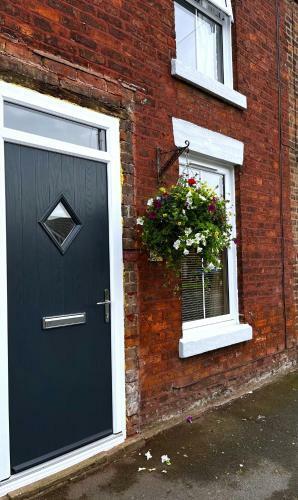 Quaint 2 Bedroom Cottage In Beautiful Village
