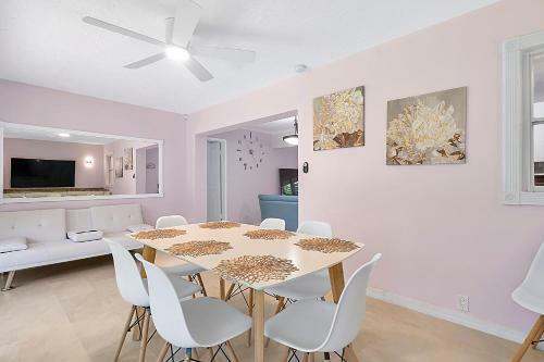 Renovated Quiet All King Bed Suites