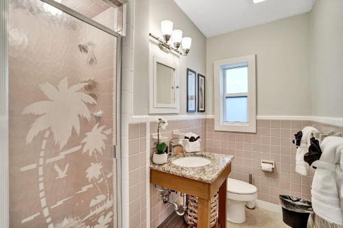 Stylish Hollywood Retreat 5br W Heated Pool