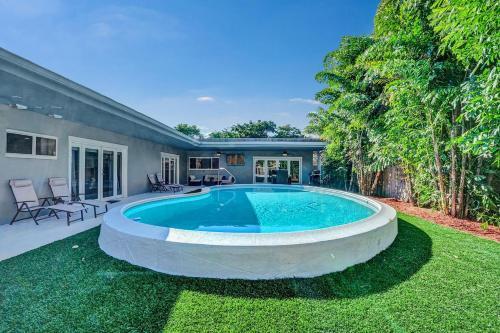 Stylish Hollywood Retreat 5br W Heated Pool