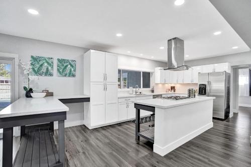 Stylish Hollywood Retreat 5br W Heated Pool