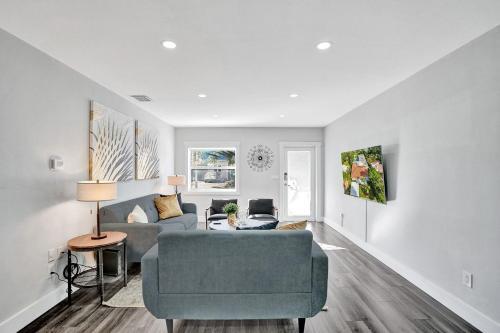 Stylish Hollywood Retreat 5br W Heated Pool