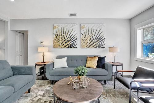 Stylish Hollywood Retreat 5br W Heated Pool