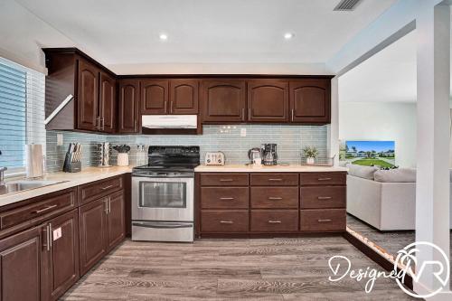 Modern 5br With Private Heated Pool