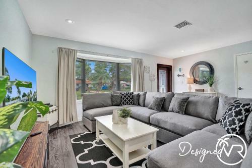 Modern 5br With Private Heated Pool