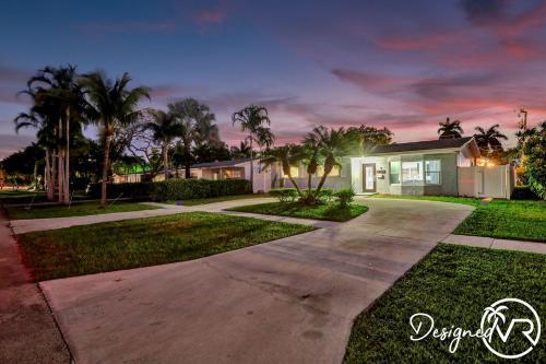 Modern 5br With Private Heated Pool