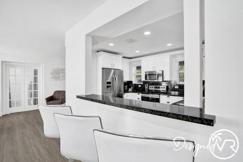 5 Br Newly Renovated With Heated Pool