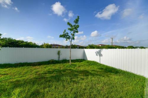 Amazing Brand New Duplex 3 Bedrooms/2 Bathrooms