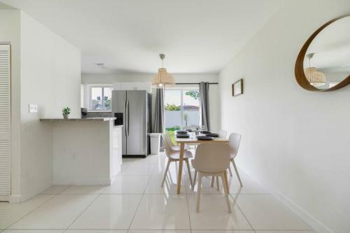Amazing Brand New Duplex 3 Bedrooms/2 Bathrooms