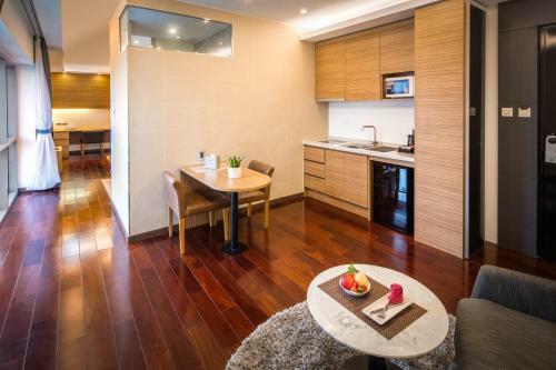 Charm Suite Saigon Hotel