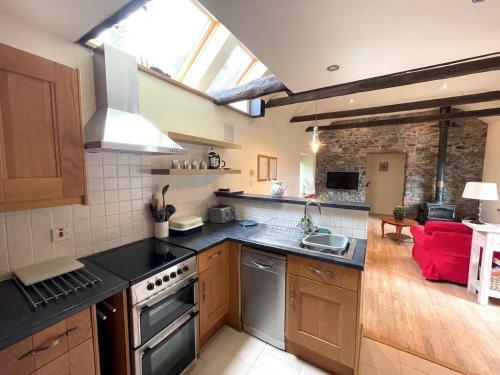 Pass The Keys Beautiful 2br Converted Mill - Idyllic Location