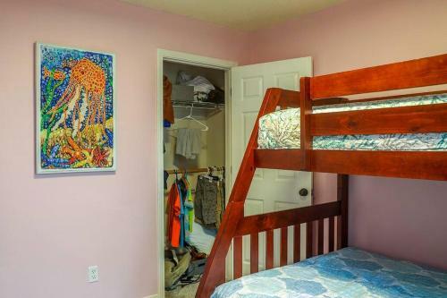 Pool House, Short Drive To Beach, Grill, Smart Tv