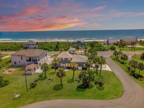 Luxury Ocean Blue Beach House- 3 Bed Room Dog Friendly