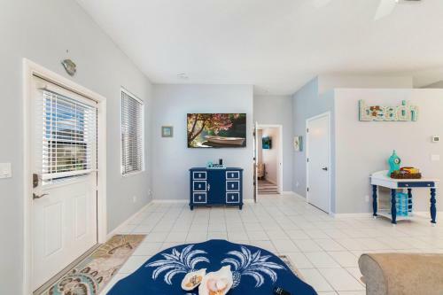 Luxury Ocean Blue Beach House- 3 Bed Room Dog Friendly