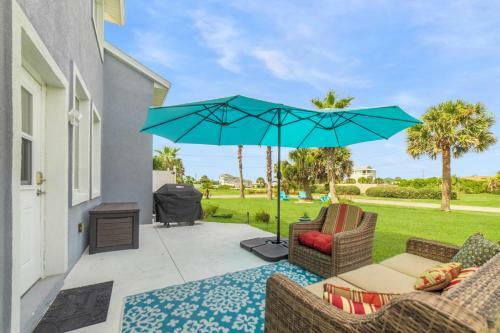 Luxury Ocean Blue Beach House- 3 Bed Room Dog Friendly