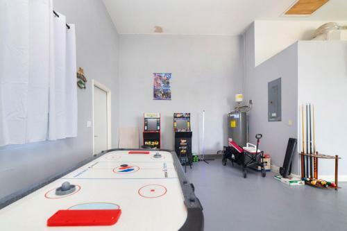Luxury Ocean Blue Beach House- 3 Bed Room Dog Friendly