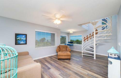Luxury Ocean Blue Beach House- 3 Bed Room Dog Friendly