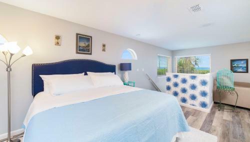 Luxury Ocean Blue Beach House- 3 Bed Room Dog Friendly