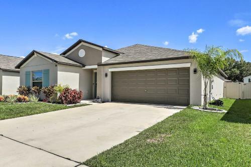 Modern And Bright Ruskin Home Near Bahia Beach!