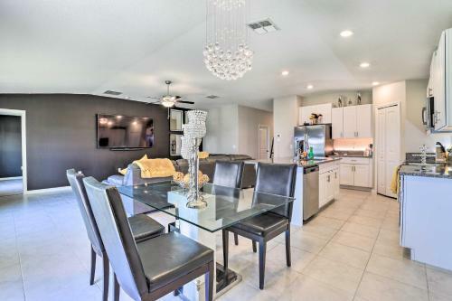 Modern And Bright Ruskin Home Near Bahia Beach!