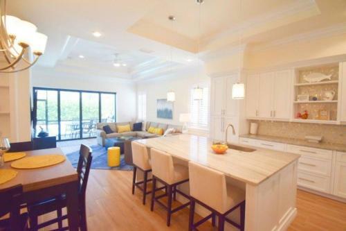 Naples Park Luxury