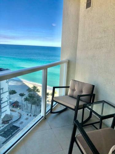 Apartamento Gorgeous Oceanfront Sunny Isles Beach Condo