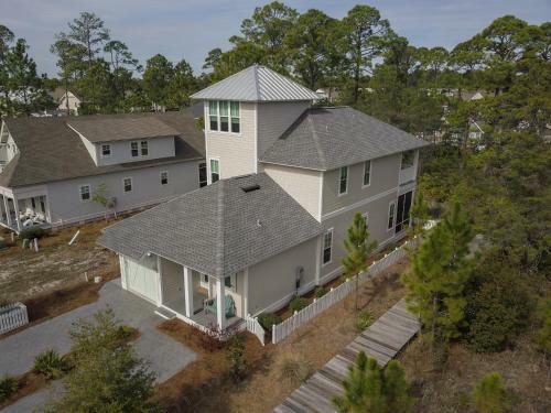 Paradise Found Steps From Pool And Private Beach Access! 6 Bikes 6 Seat Golf Cart!