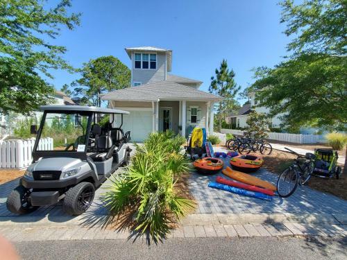 Paradise Found Steps From Pool And Private Beach Access! 6 Bikes 6 Seat Golf Cart!