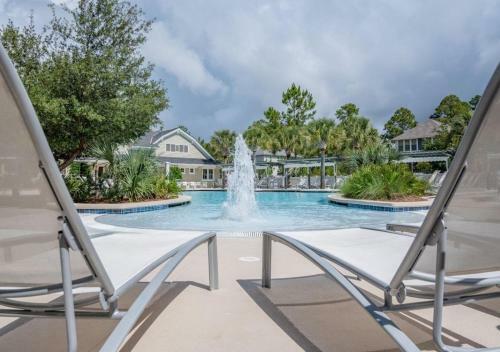 Paradise Found Steps From Pool And Private Beach Access! 6 Bikes 6 Seat Golf Cart!