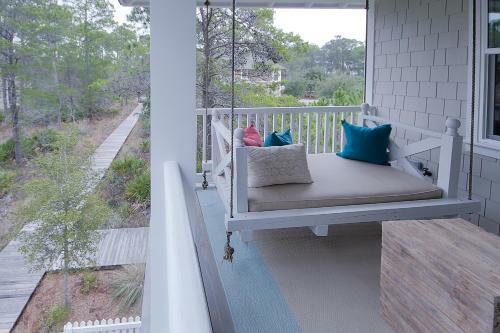 Paradise Found Steps From Pool And Private Beach Access! 6 Bikes 6 Seat Golf Cart!