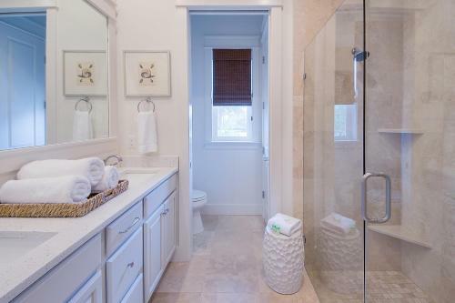Paradise Found Steps From Pool And Private Beach Access! 6 Bikes 6 Seat Golf Cart!