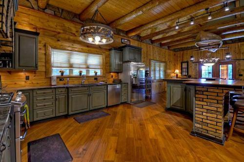 Fox Run Lodge - Pet Friendly