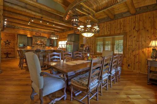 Fox Run Lodge - Pet Friendly