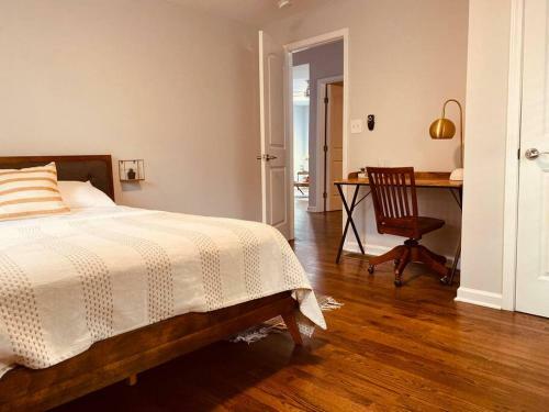 Cheerful 3bd/2ba Home W/parking, 20 Mins To Dwtn