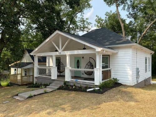 Cheerful 3bd/2ba Home W/parking, 20 Mins To Dwtn