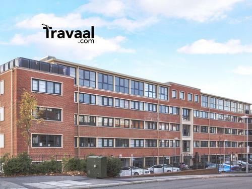 Travaal.�om - 2 Bed Serviced Apartment Farnborough