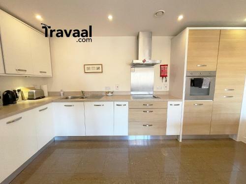 Travaal.�om - 2 Bed Serviced Apartment Farnborough