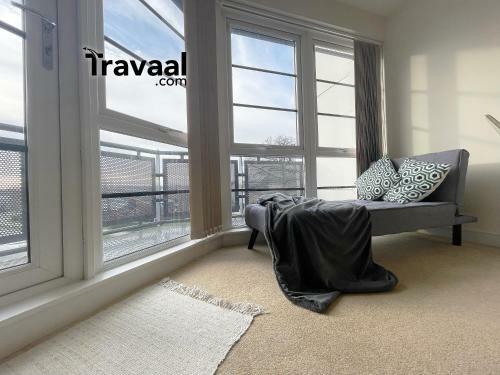 Travaal.�om - 2 Bed Serviced Apartment Farnborough