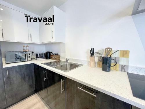 Travaal.�om - 3 Bed Serviced Apartment Farnborough