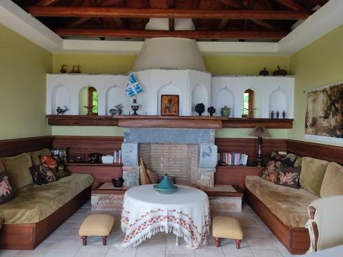 Villa Cozy Blue Stone House With A Great Sea View.
