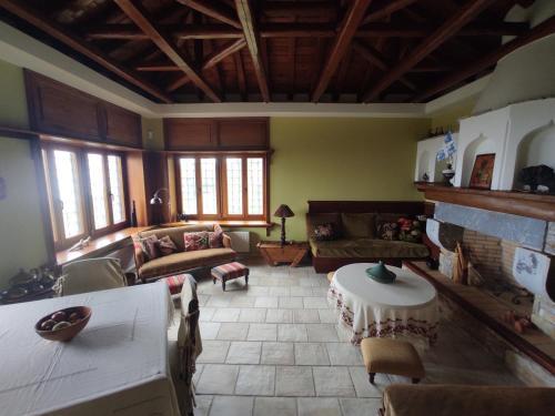 Villa Cozy Blue Stone House With A Great Sea View.