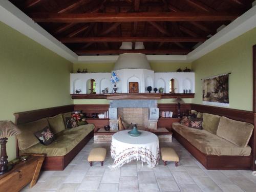 Villa Cozy Blue Stone House With A Great Sea View.