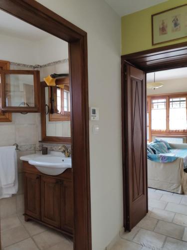 Villa Cozy Blue Stone House With A Great Sea View.