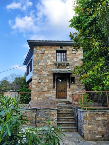 Villa Cozy Blue Stone House With A Great Sea View.
