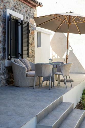 V&m Traditional Luxury Villa